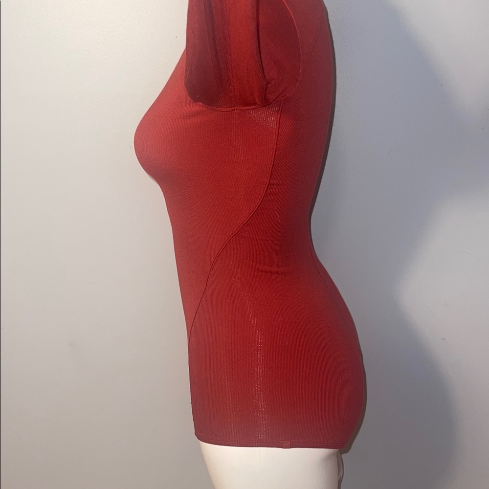Lululemon Full Day Ahead Turtleneck in the color Magma. W3CWPS - Picture 9 of 10